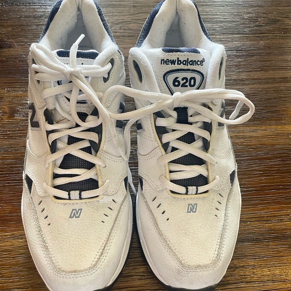 New Balance 620 Woman’s 10 1/2 Cross Training Sneakers - Picture 1 of 4